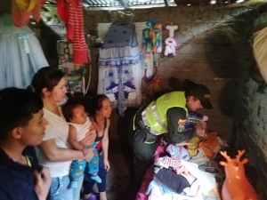&quot;Un policía para la gente&quot; llevó ayuda a una familia de Timaná