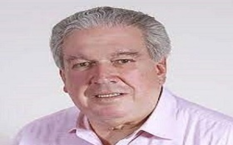 Parapeto. - Rodrigo Lara Bonilla: 80 años de vida