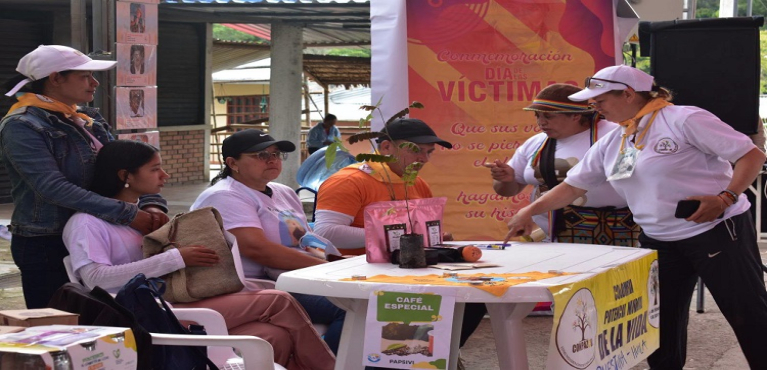 Feria de servicios en Palestina Huila dignifica y brinda atención integral a las víctimas del conflicto