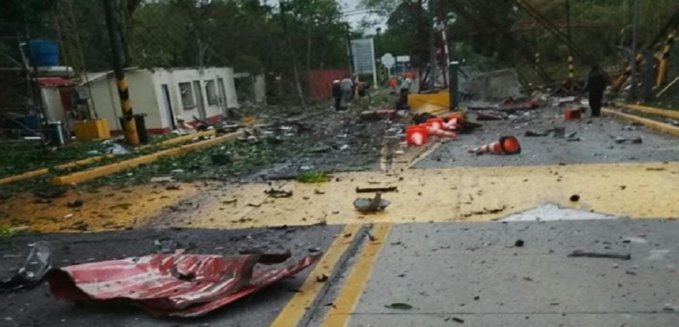 Atentado con carro bomba destruye peaje de El Bordo en el sur del Cauca; tres civiles resultaron heridos