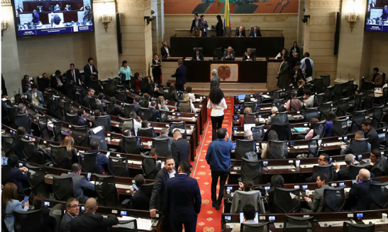 Gobierno Petro eliminará millonaria prima especial a congresistas