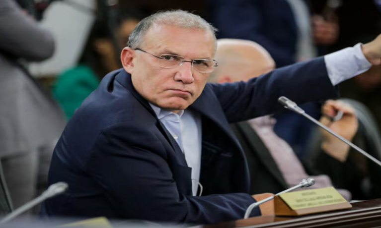 Roy Barreras anunció su retiro de la política tras 20 años de servicio público