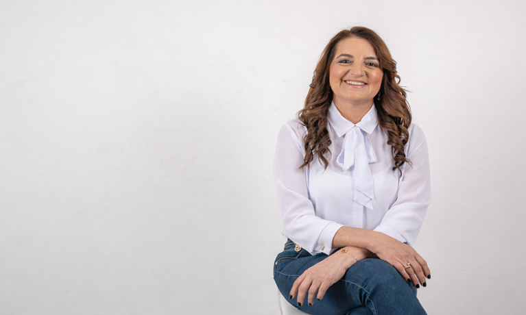 En firme la credencial de la representante Lucy Mireya Bravo Obando